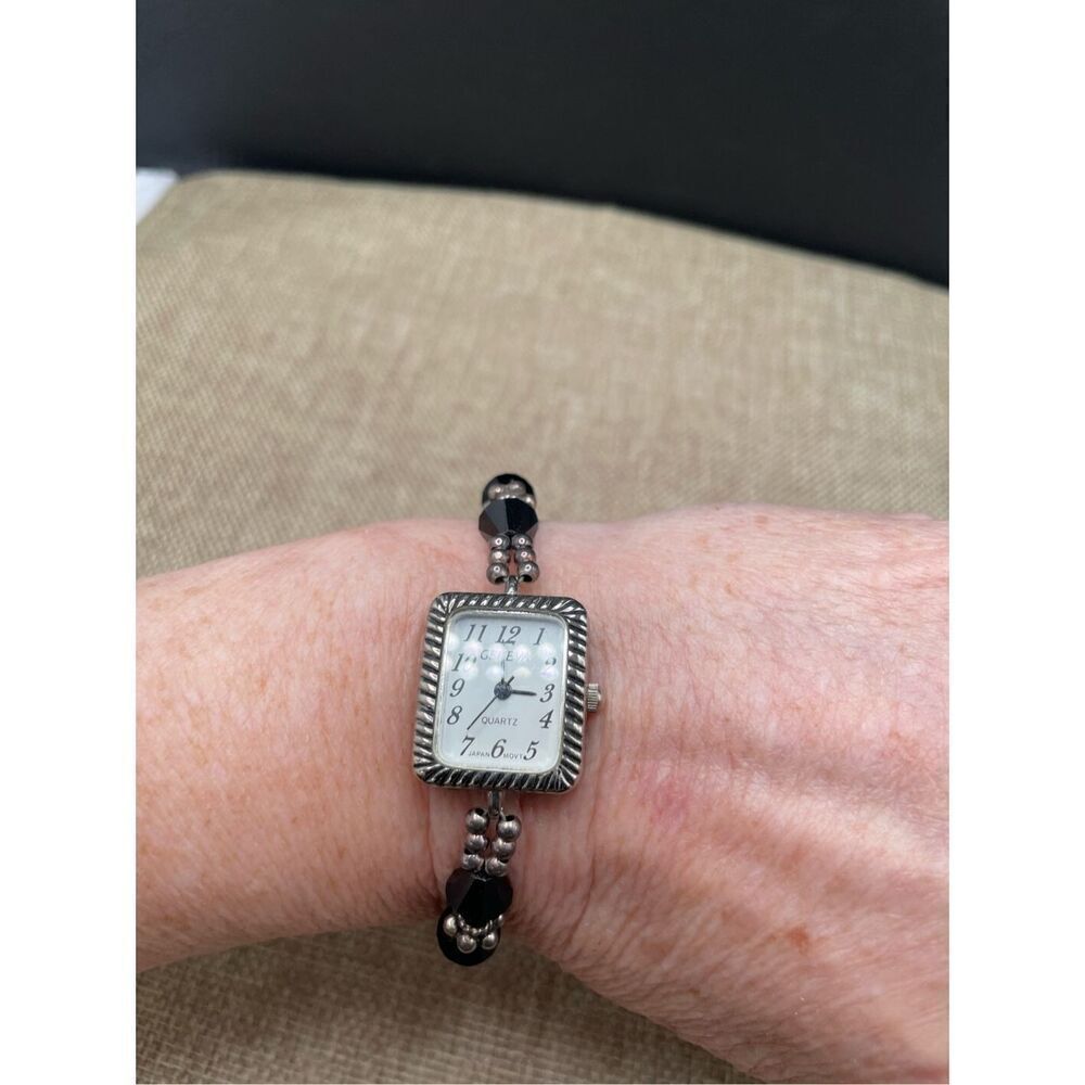 Vintage Geneva Womens Watch Black and Silver Beaded Band Working